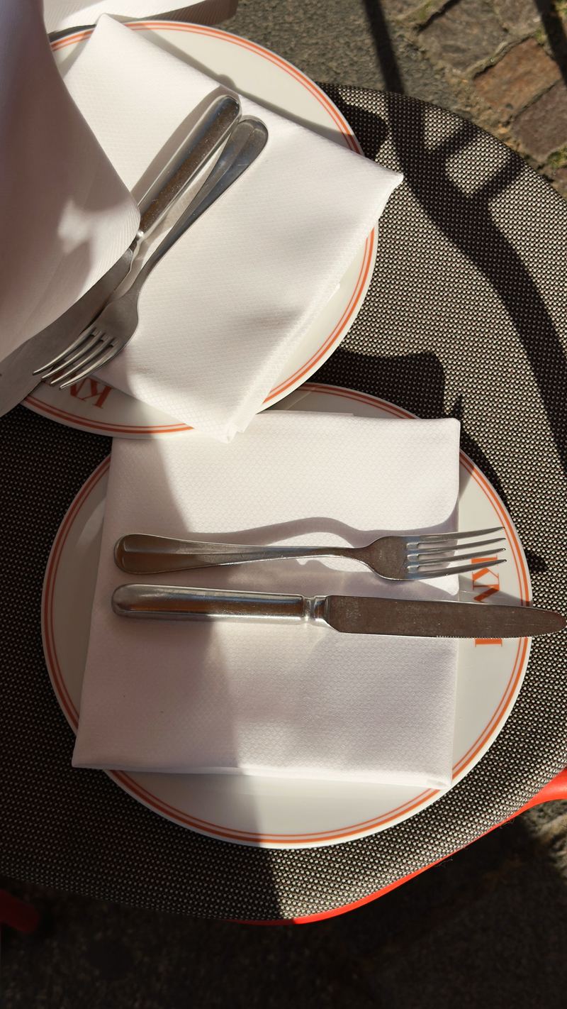 Gedeck und Serviette